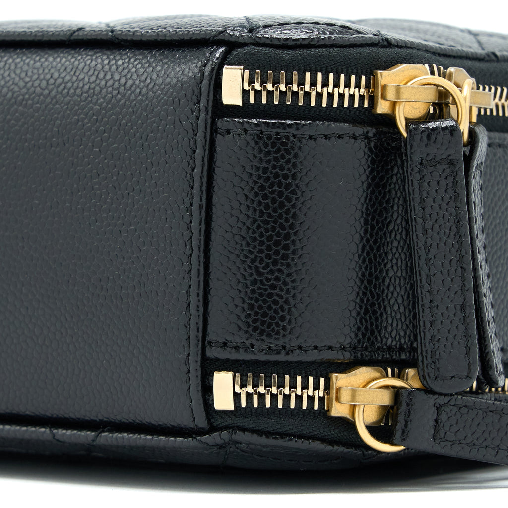 chanel-22s-top-handle-small-vanity-case-caviar-black-brushed-ghw-microchip