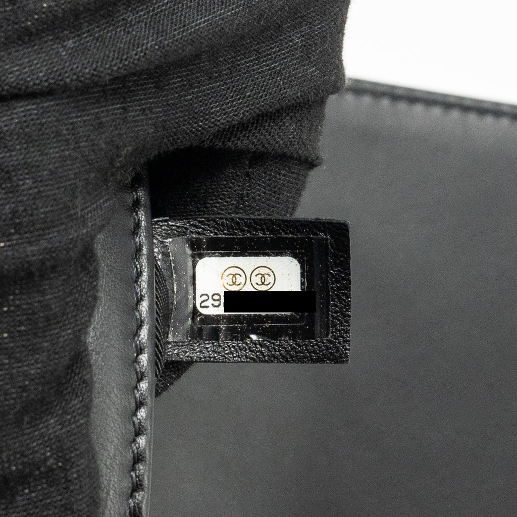 chanel-medium-boy-bag-lambskin-black-ghw