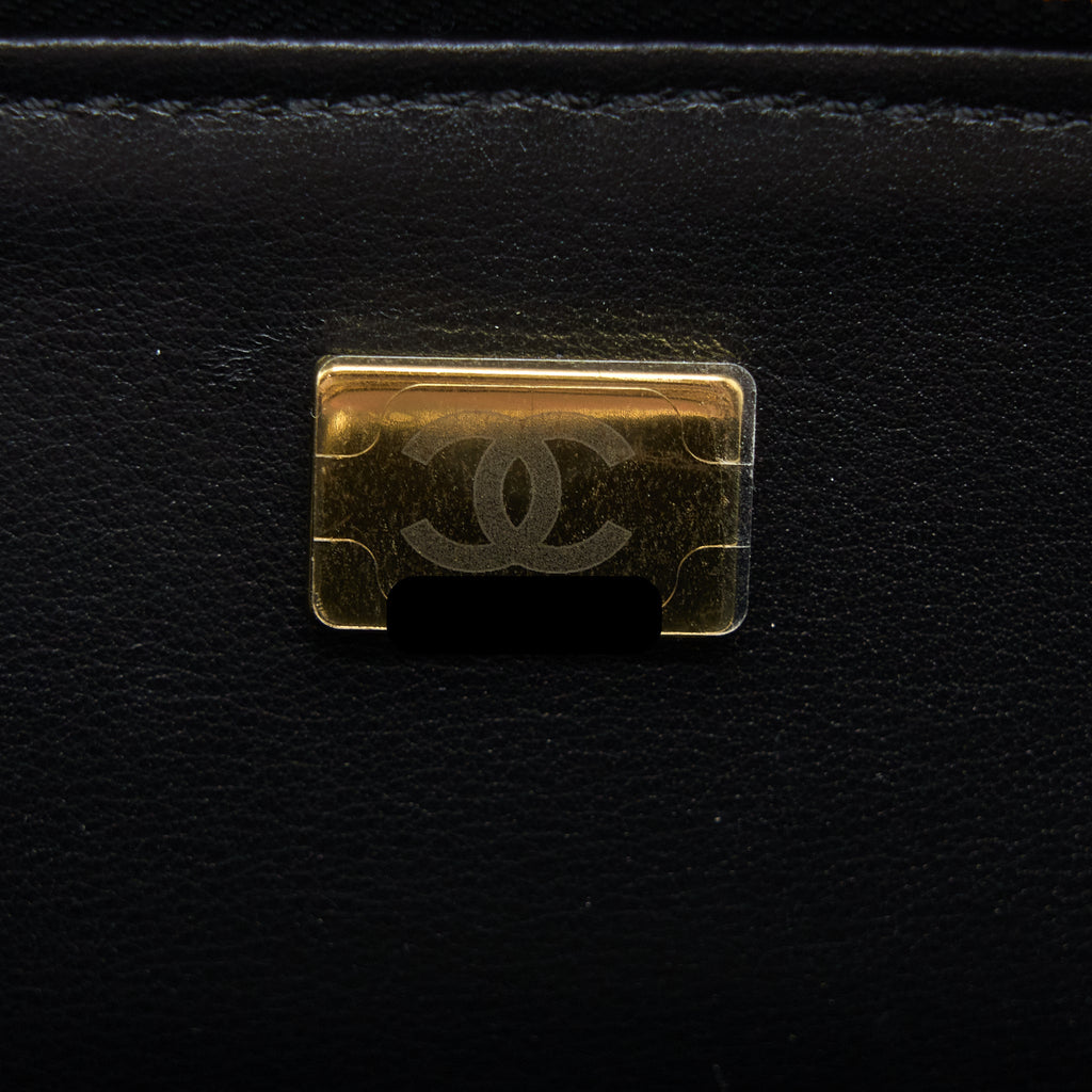 chanel-22s-top-handle-small-vanity-case-caviar-black-brushed-ghw-microchip