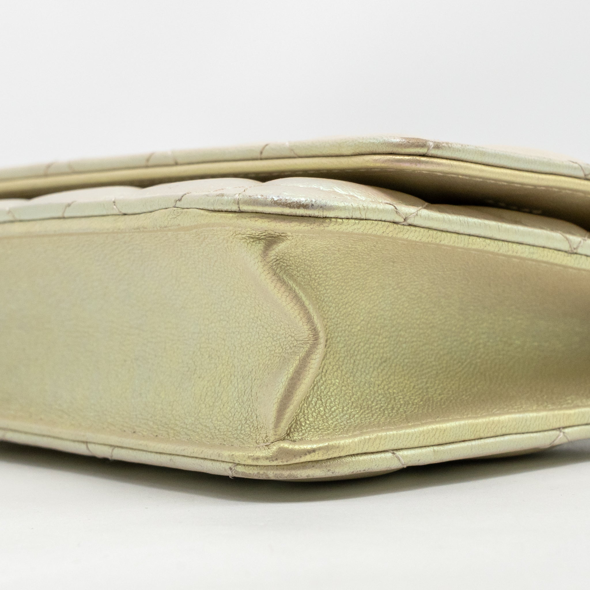 chanel-wallet-on-chain-lambskin-iridescent-ivory-lghw-copy
