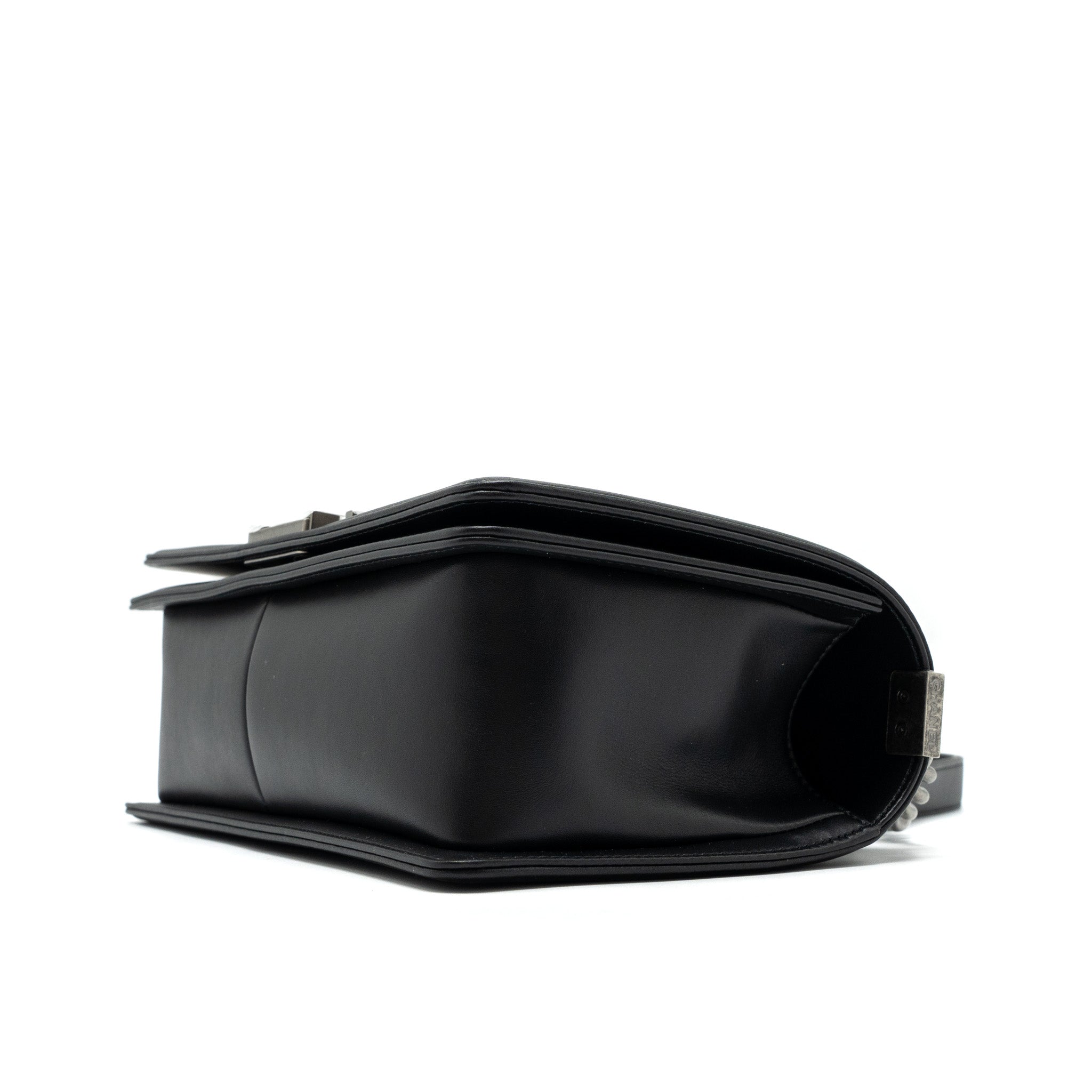 chanel-medium-boy-bag-calfskin-black-ruthenium-hardware