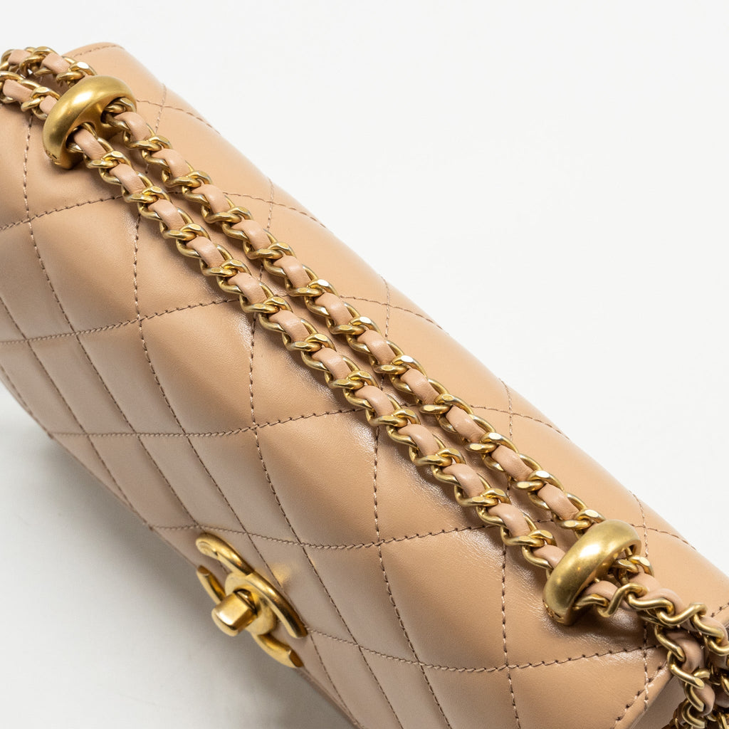 chanel-21a-gold-crush-flap-bag-calfskin-beige-ghw-microchip