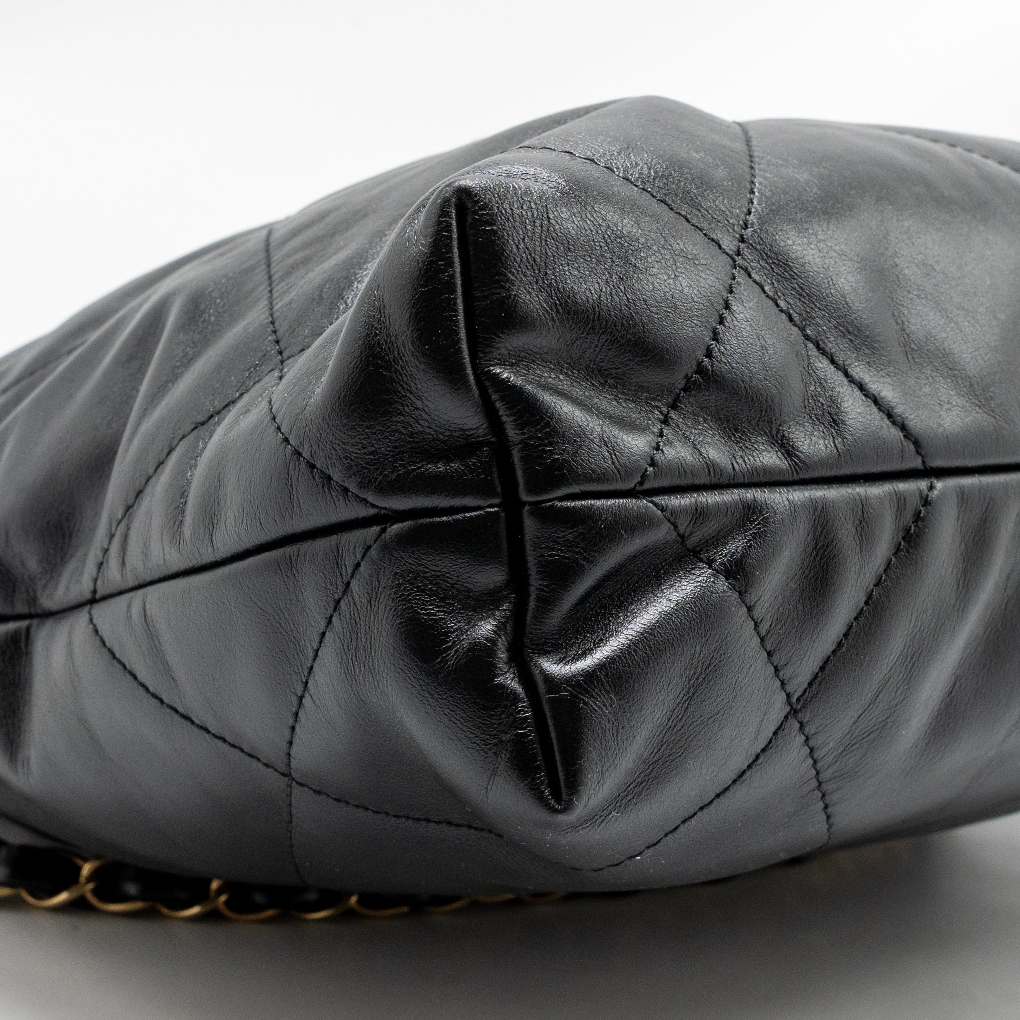 chanel-22-black-1