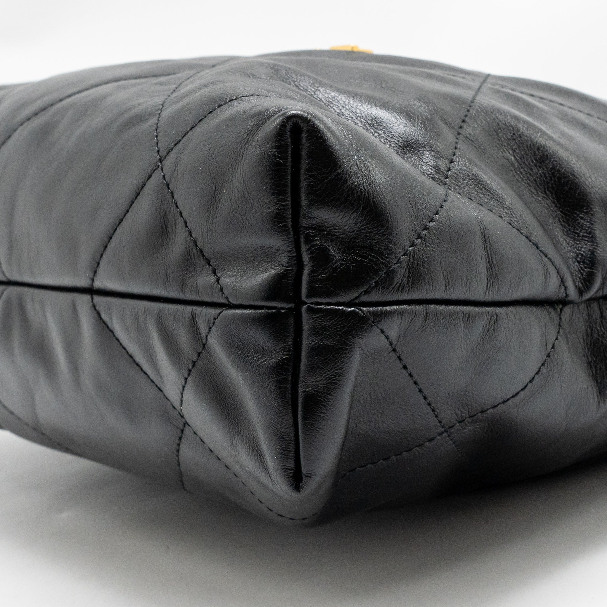 chanel-22-black-1