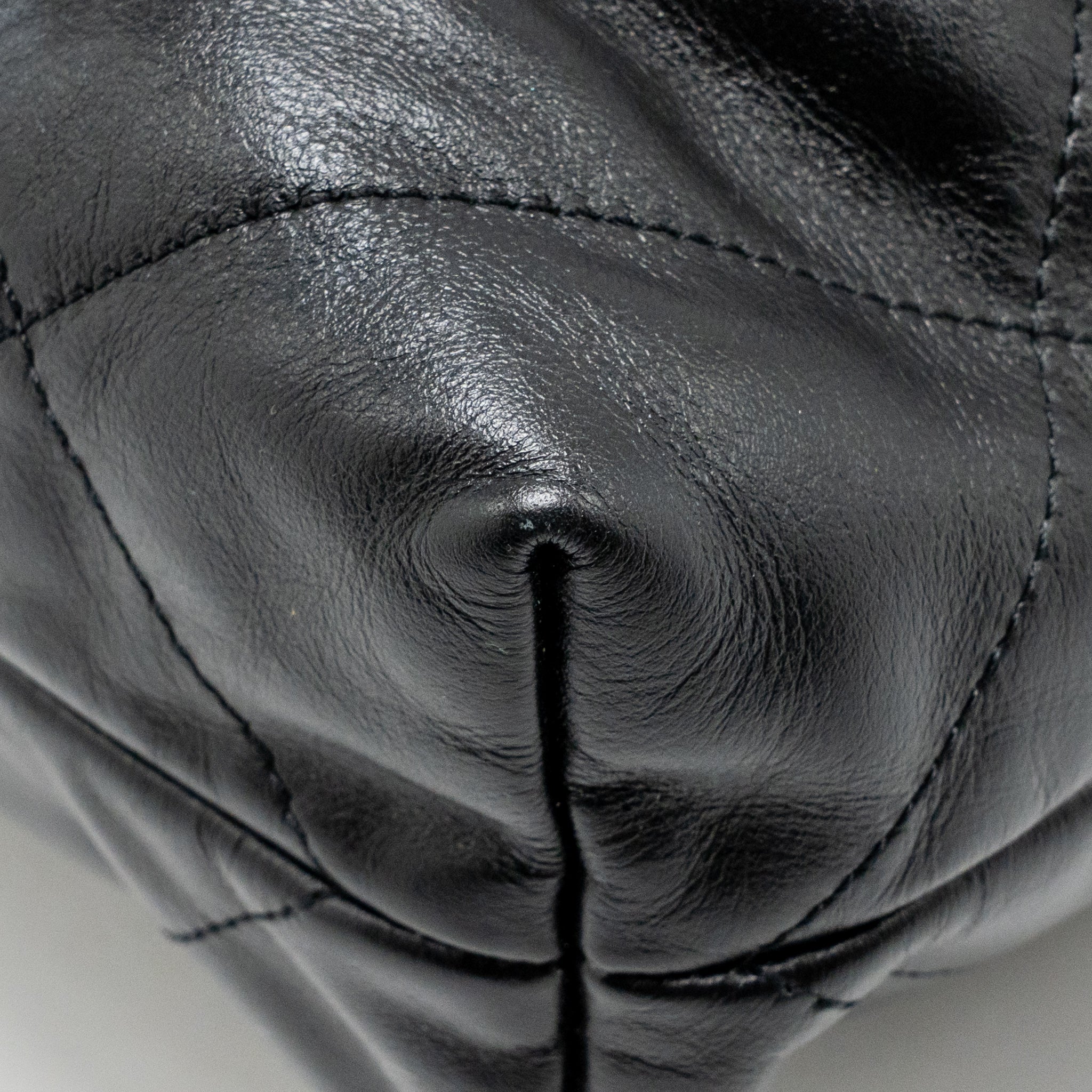 chanel-22-black-1