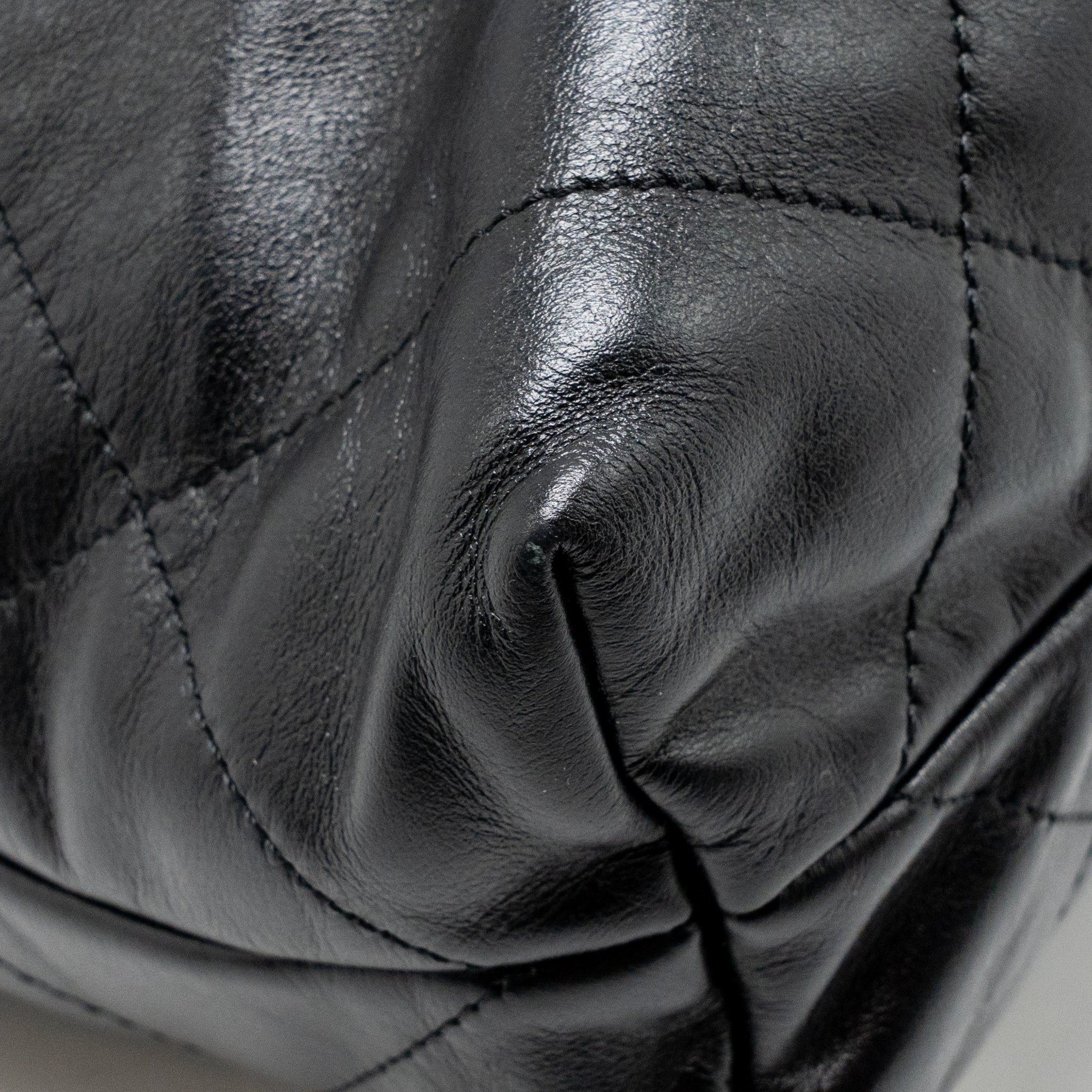 chanel-22-black-1