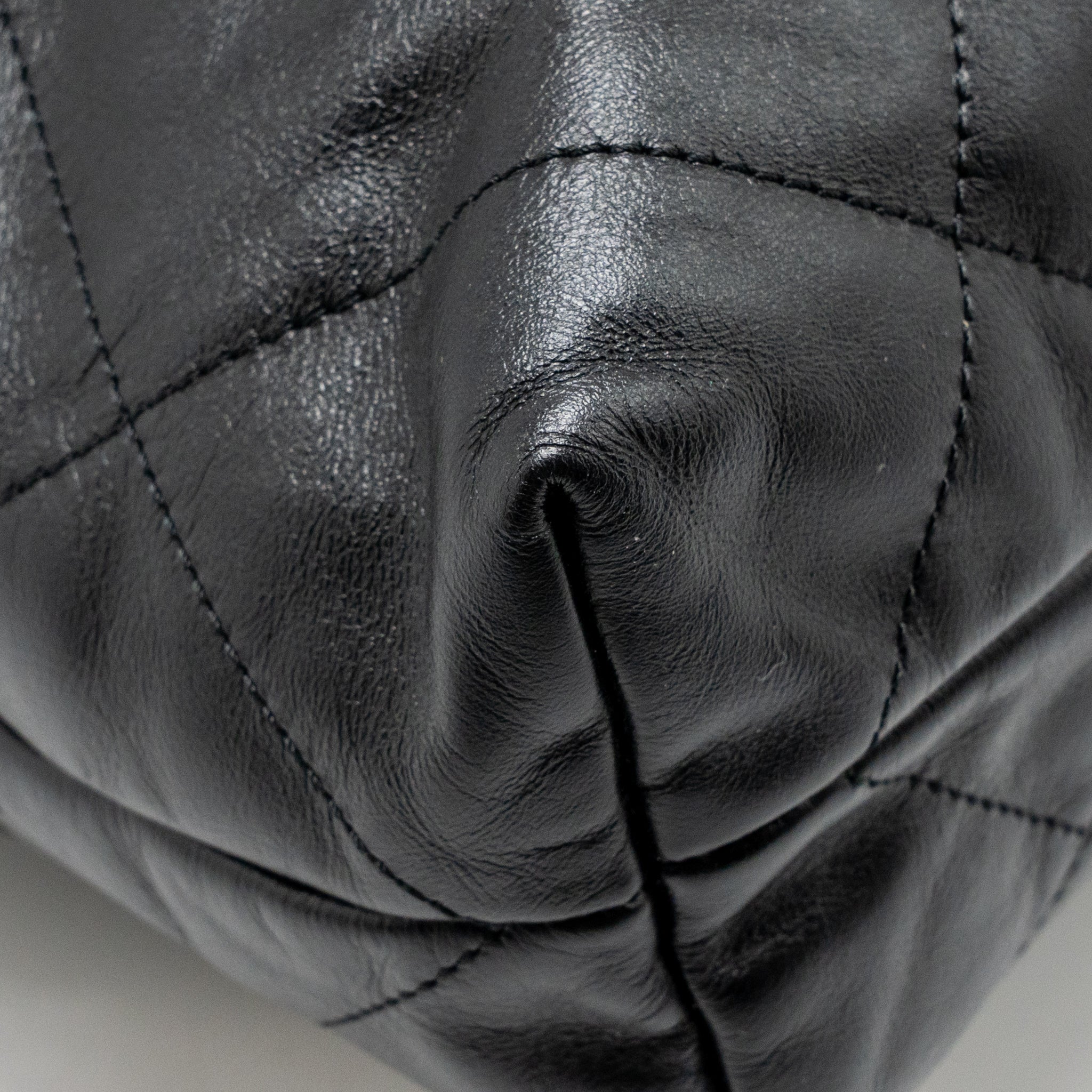 chanel-22-black-1