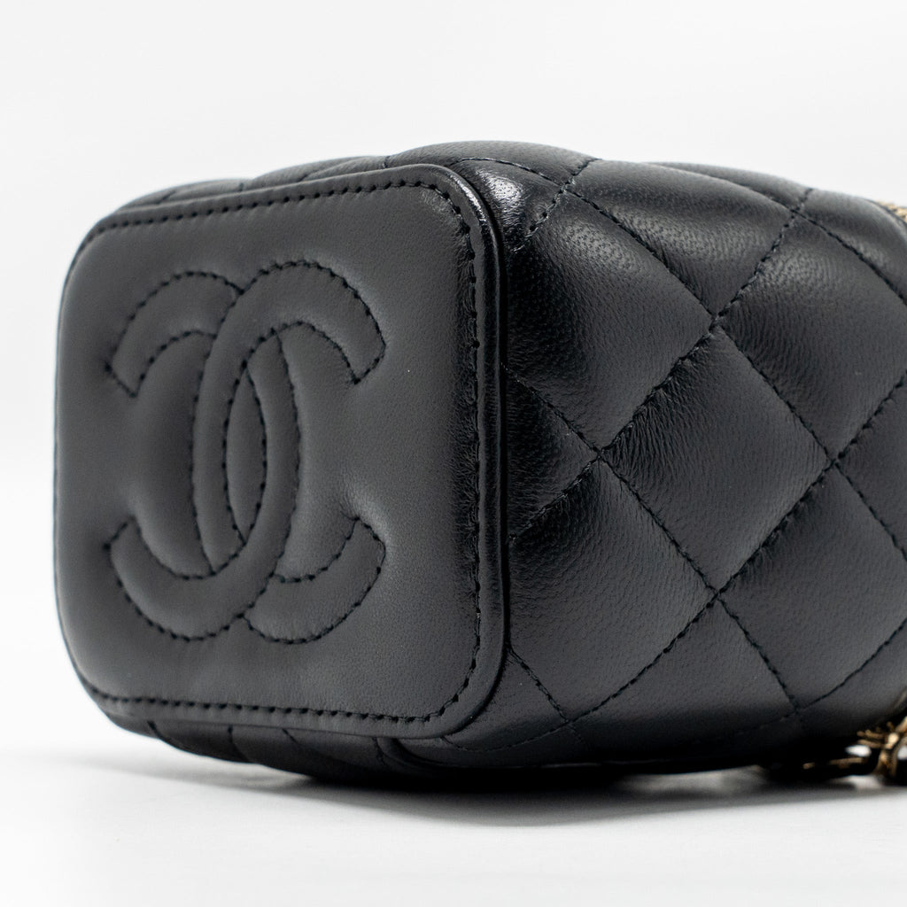 chanel-pearl-crush-mini-vanity-with-chain-lambskin-black-ghw-microchip-2