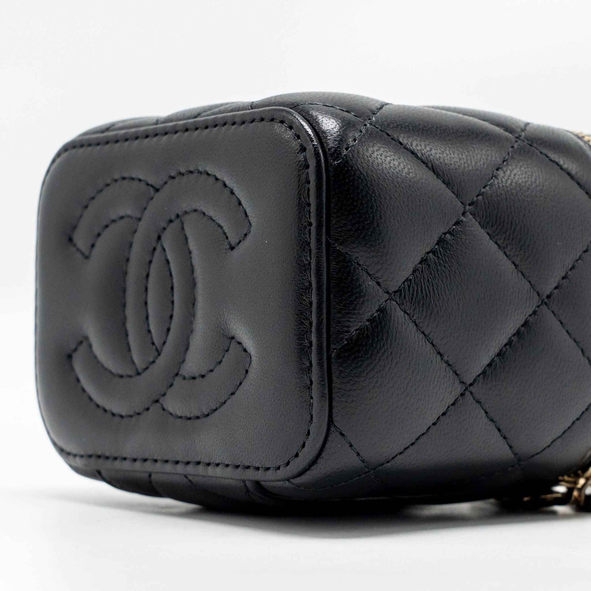 chanel-pearl-crush-mini-vanity-with-chain-lambskin-black-ghw-microchip-2