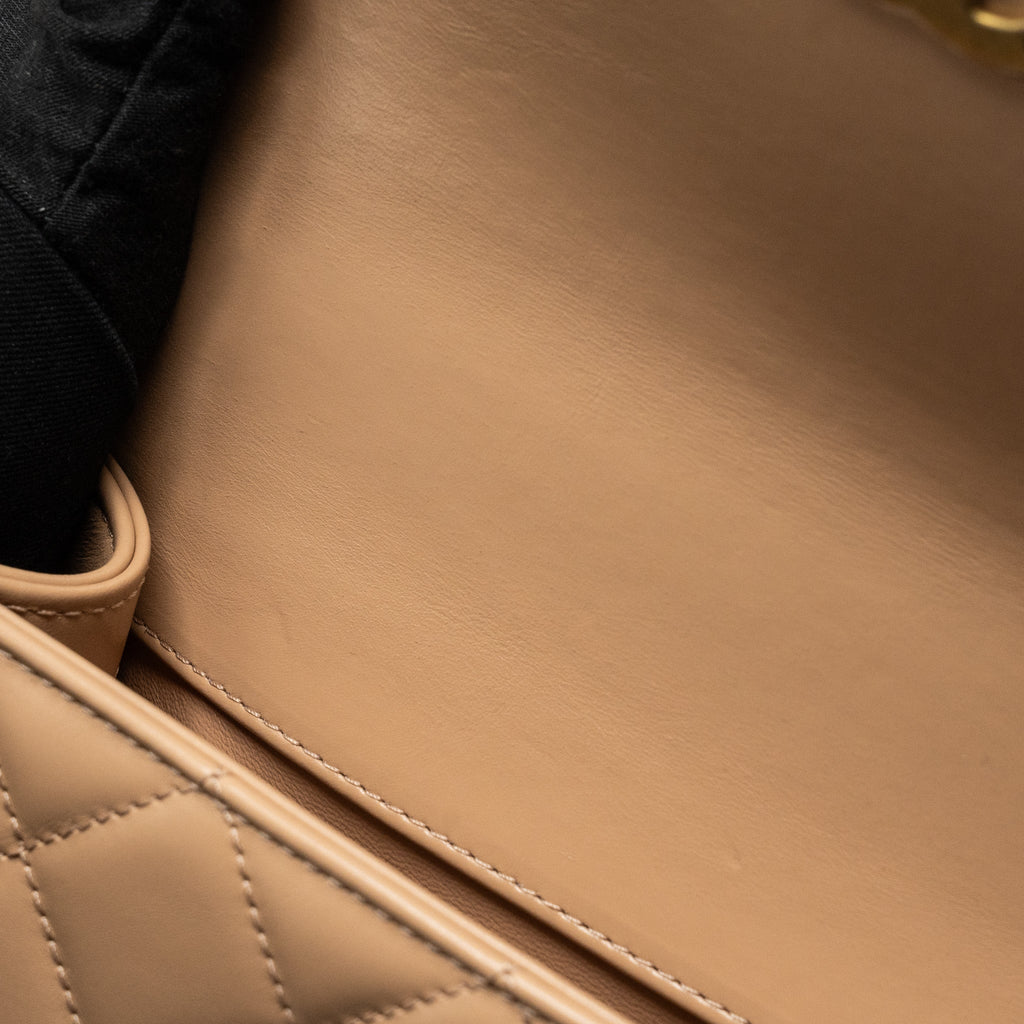 chanel-21a-gold-crush-flap-bag-calfskin-beige-ghw-microchip