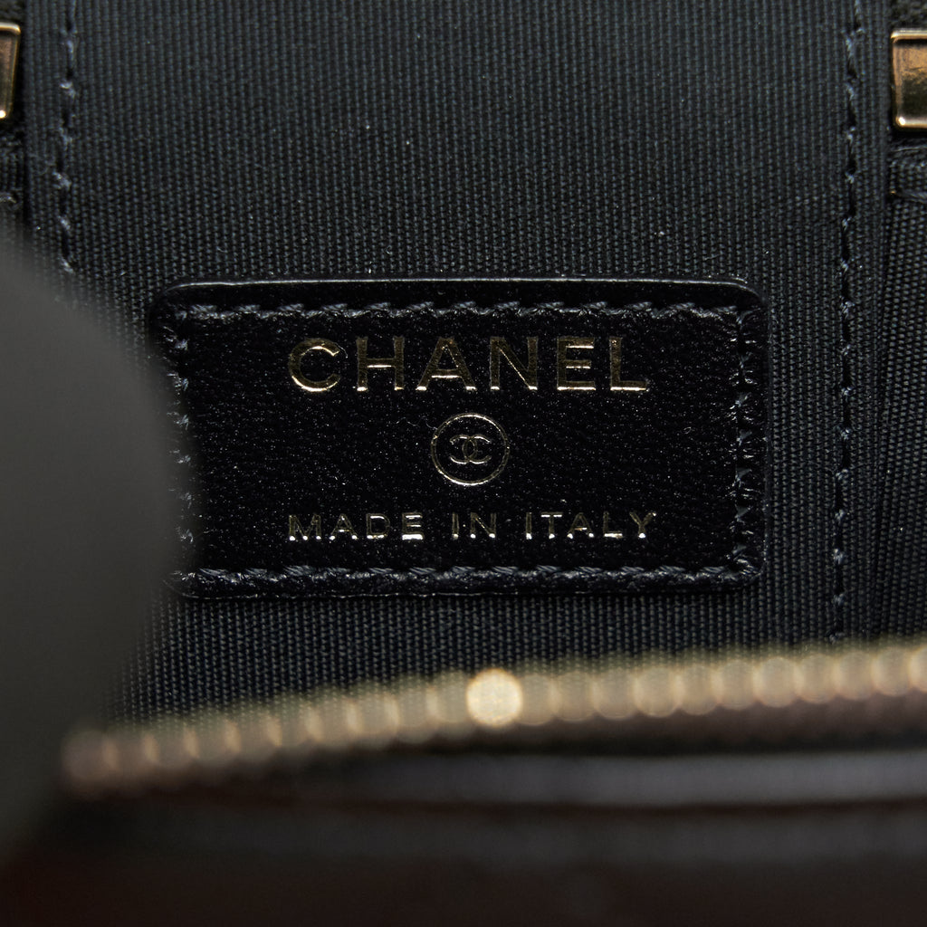 chanel-21a-top-handle-vanity-with-chain-black-ghw