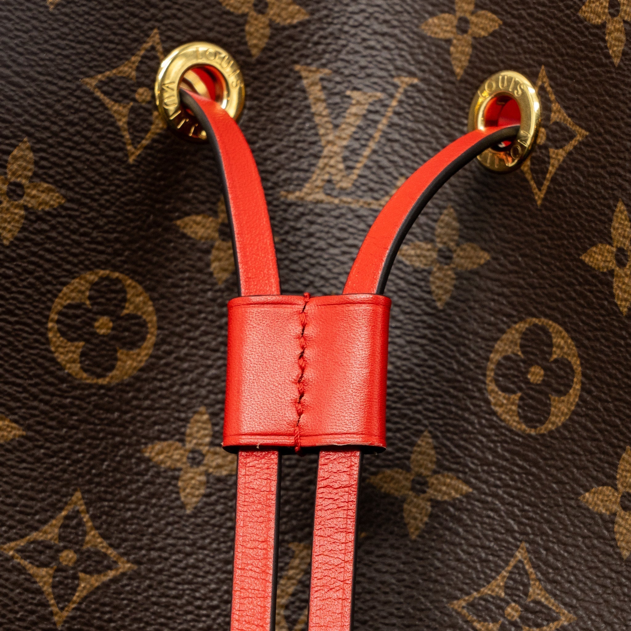 louis-vuitton-neonoe-monogram-canvas-red-ghw