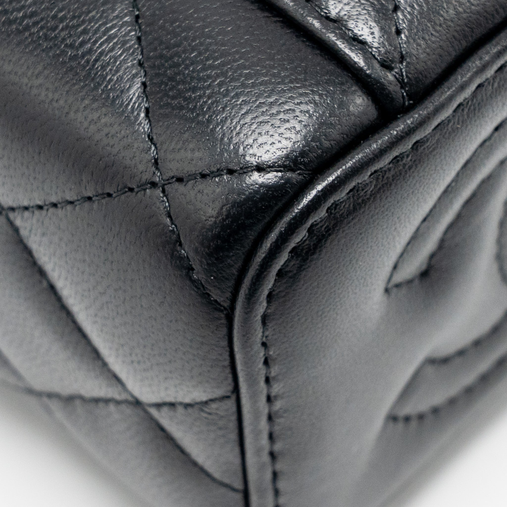 chanel-pearl-crush-mini-vanity-with-chain-lambskin-black-ghw-microchip-2