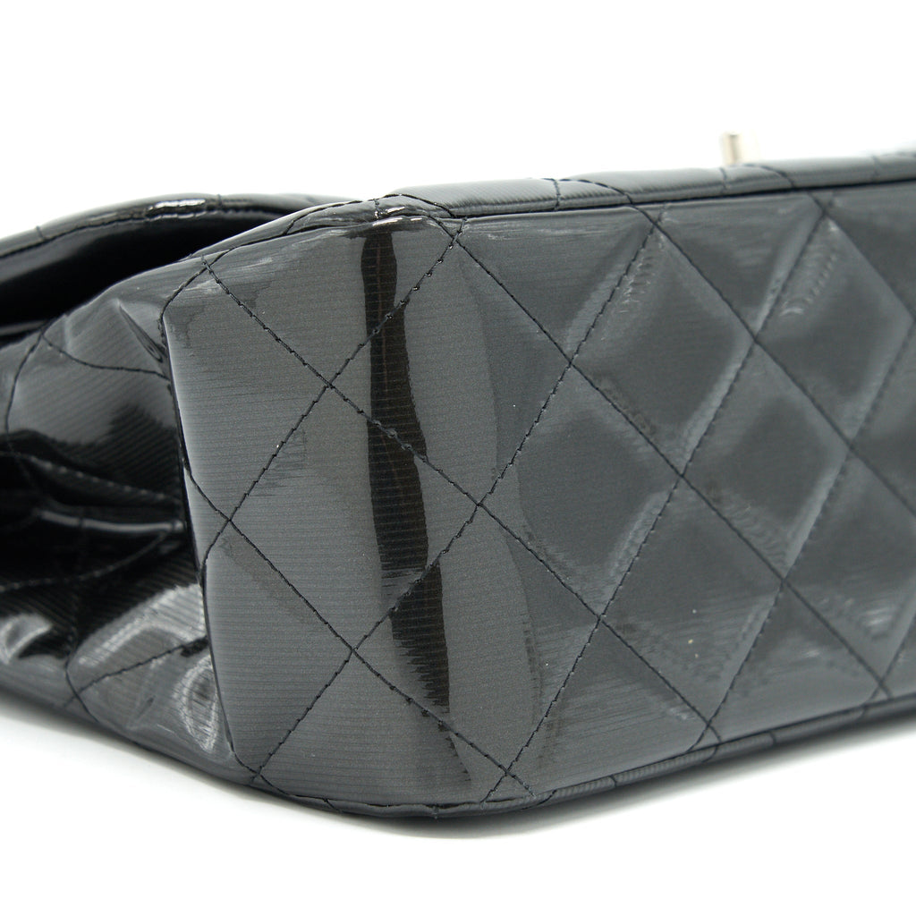 chanel-classic-flap-bag-jumbo-patent-black-shw