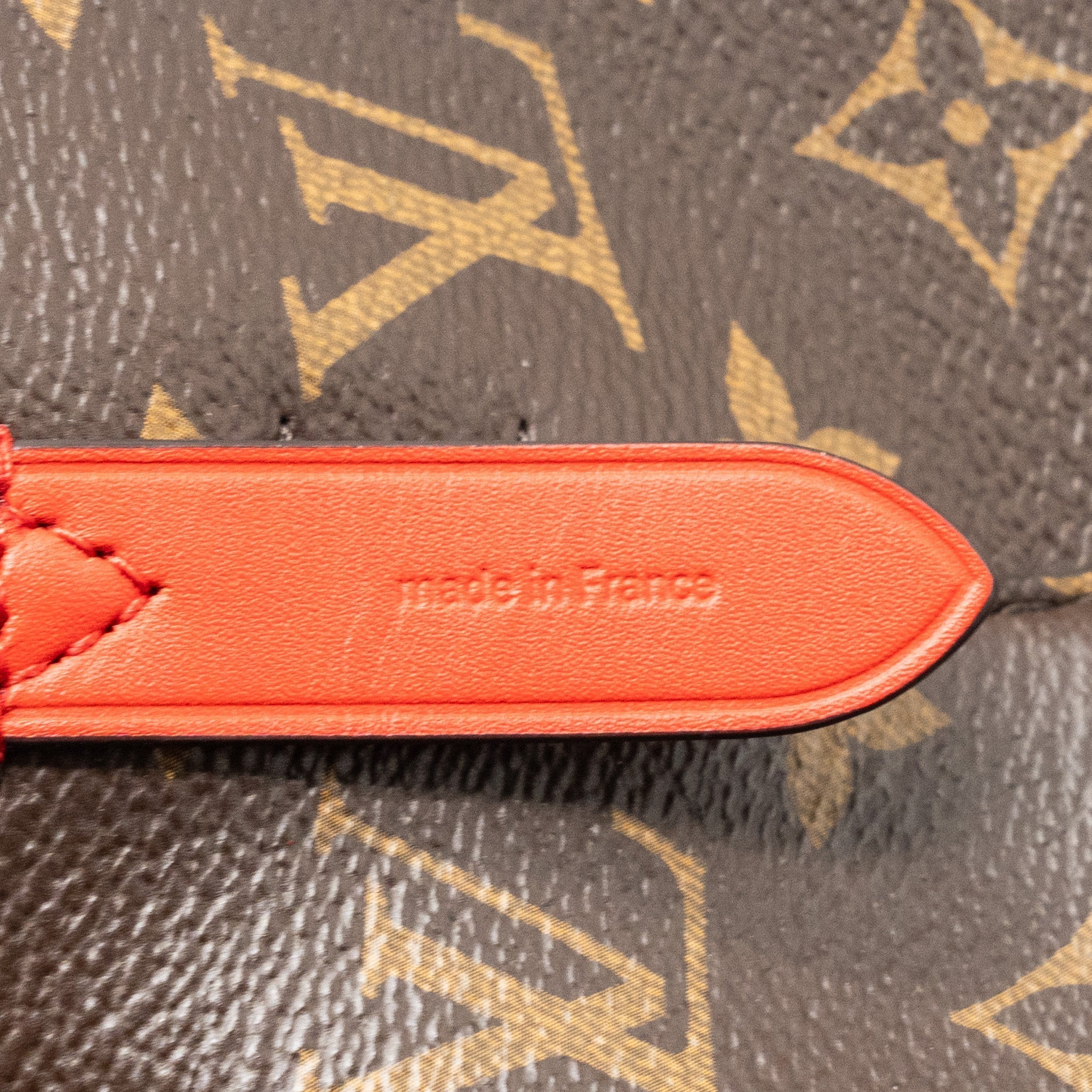 louis-vuitton-neonoe-monogram-canvas-red-ghw