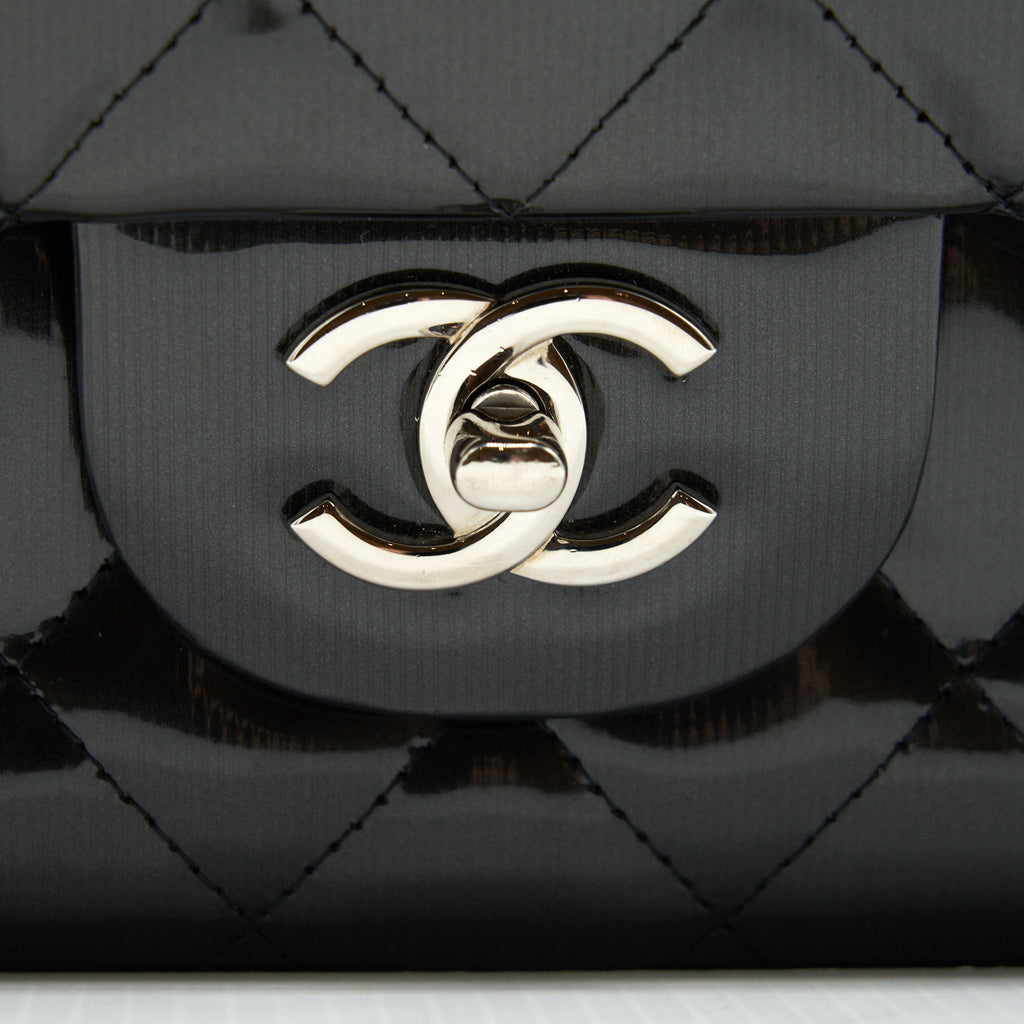 chanel-classic-flap-bag-jumbo-patent-black-shw