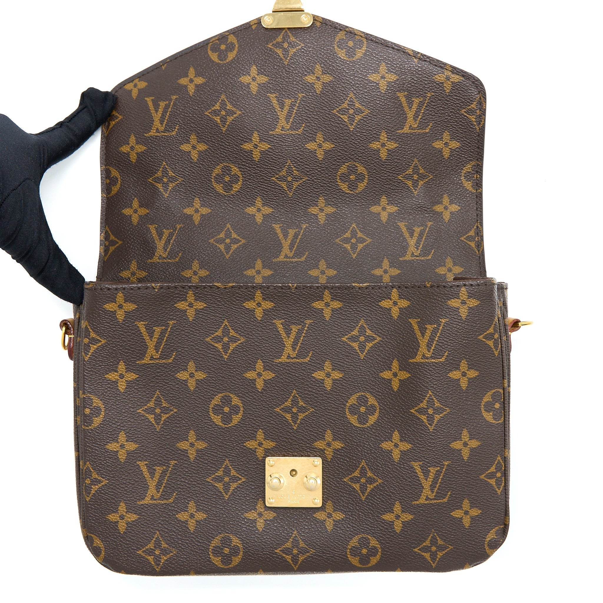 louis-vuitton-pochette-metis-monogram-canvas-ghw-5