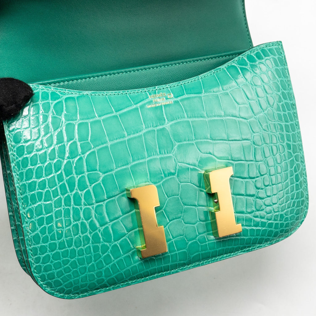 hermes-mini-constance-shiny-alligator-mississippiensis-vert-jade-ghw-stamp-u