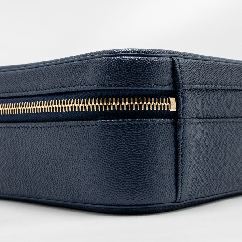 chanel-blue-case