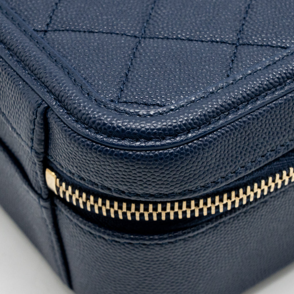 chanel-blue-case