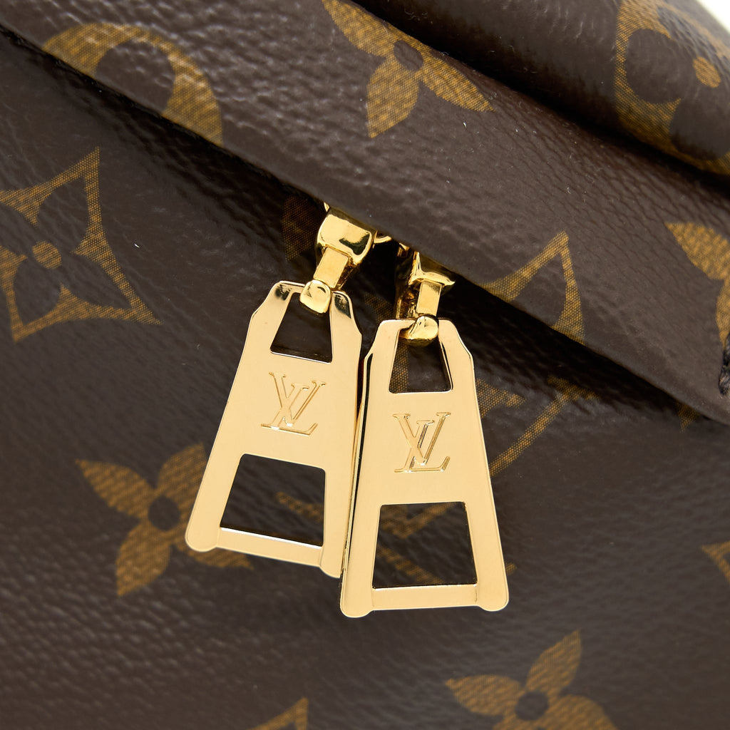 louis-vuitton-bumbag-monogram-canvas-ghw