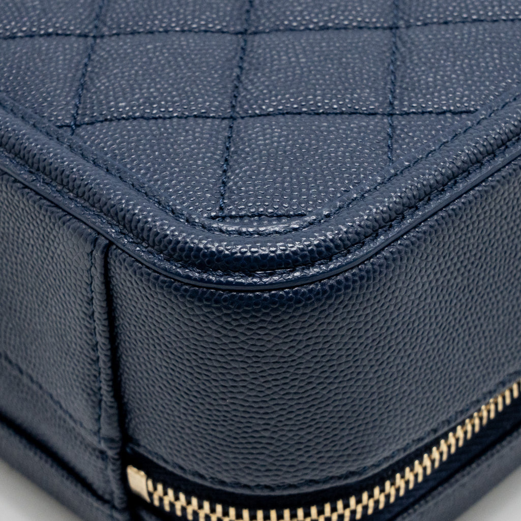 chanel-blue-case