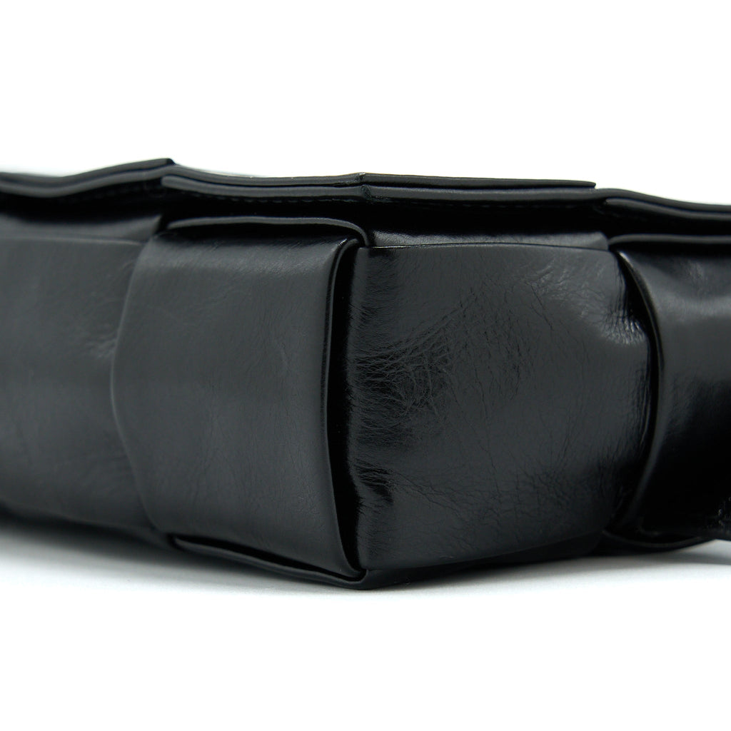 bottega-veneta-cassette-belt-bag-calfskin-black