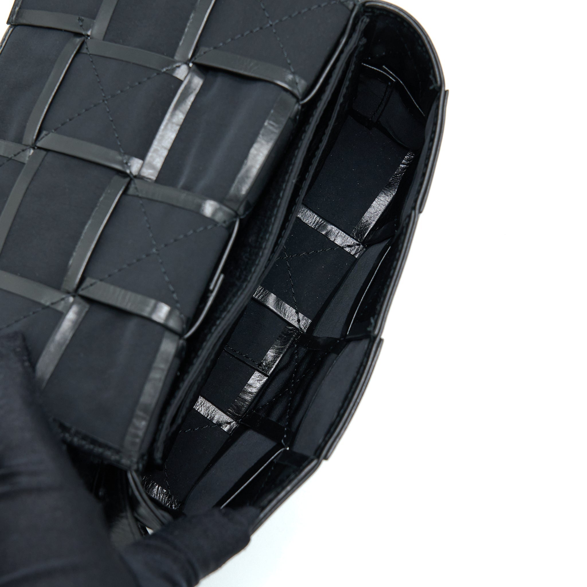 bottega-veneta-cassette-belt-bag-calfskin-black