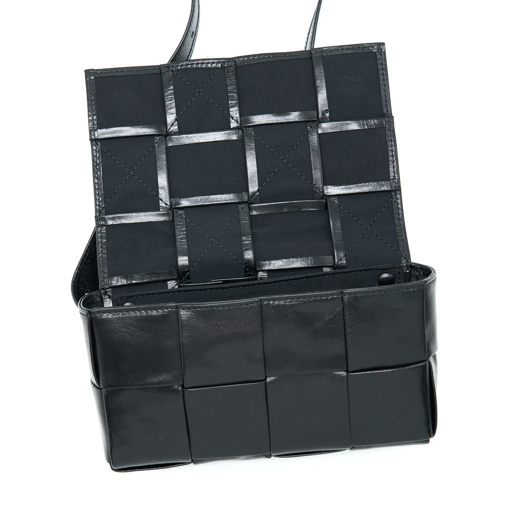 bottega-veneta-cassette-belt-bag-calfskin-black