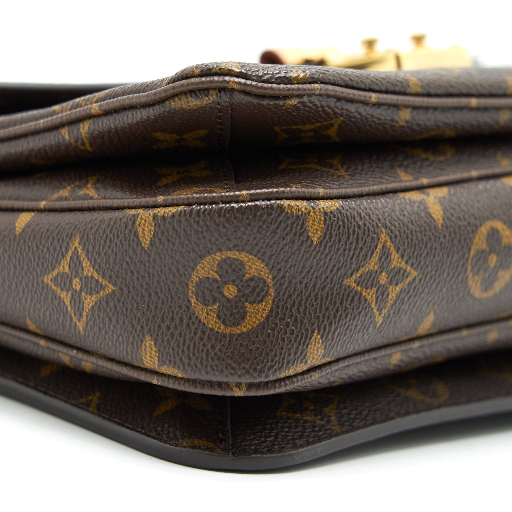 louis-vuitton-pochette-metis-monogram-canvas-1