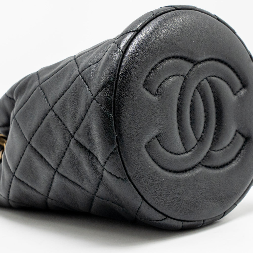 chanel-pearl-crush-mini-bucket-bag-lambskin-black-ghw-microchip