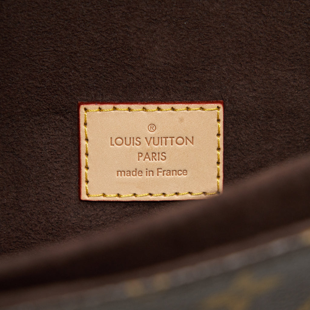 louis-vuitton-pochette-metis-monogram-canvas-1