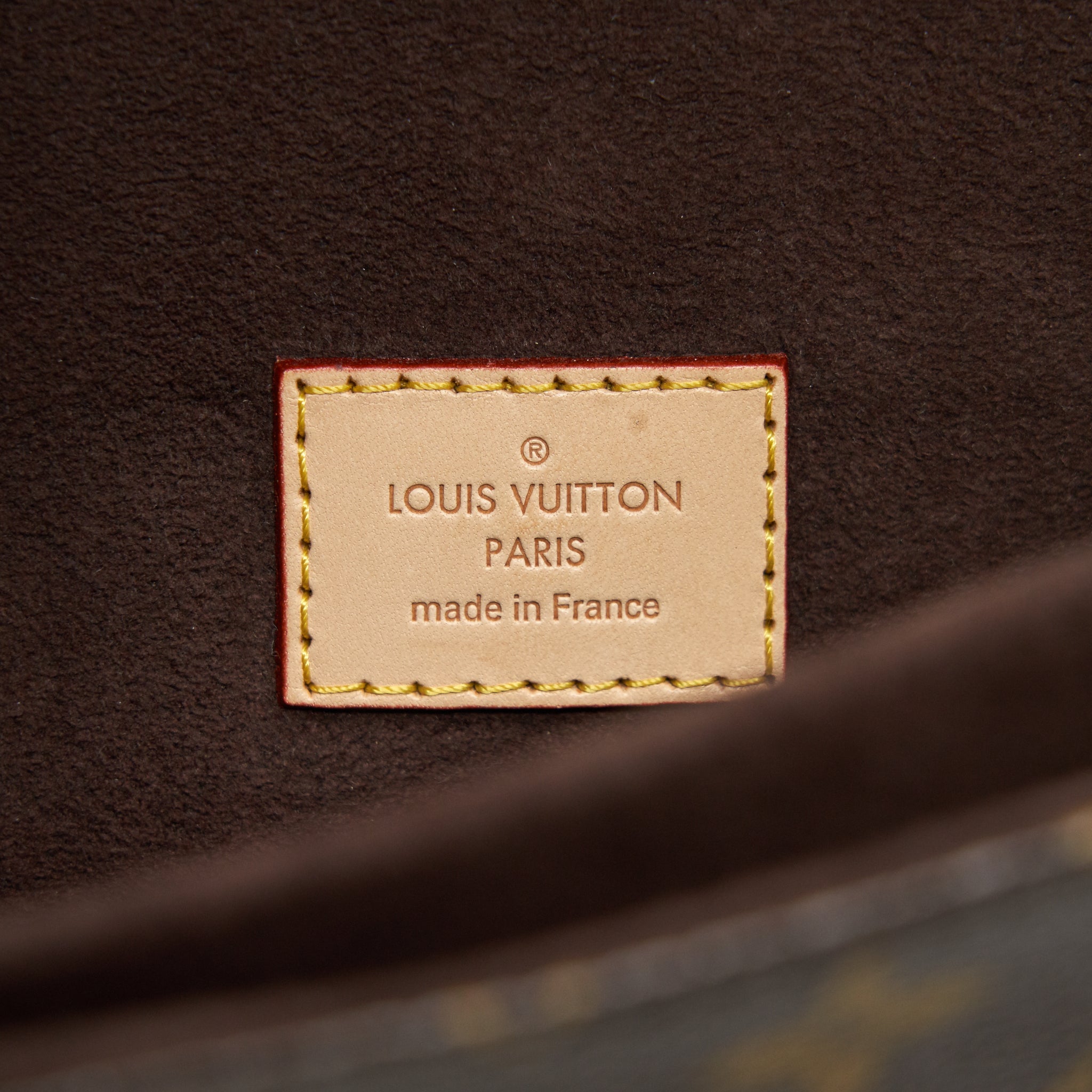 louis-vuitton-pochette-metis-monogram-canvas-1
