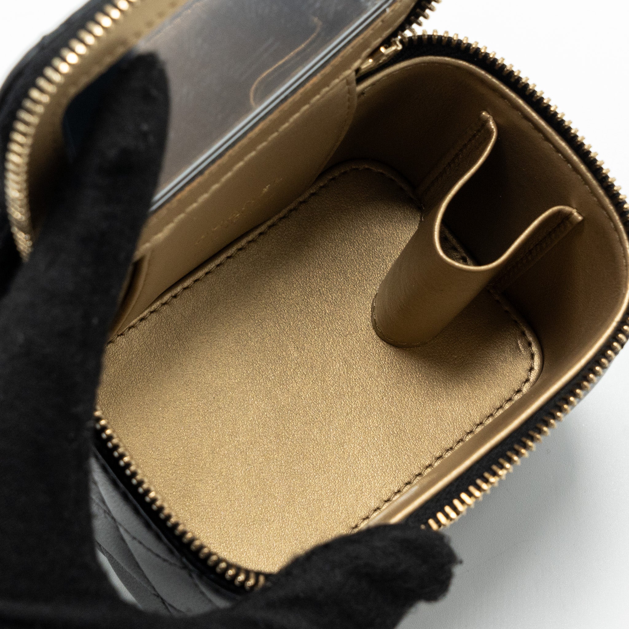 chanel-pearl-crush-mini-vanity-case-lambskin-black-ghw-microchip