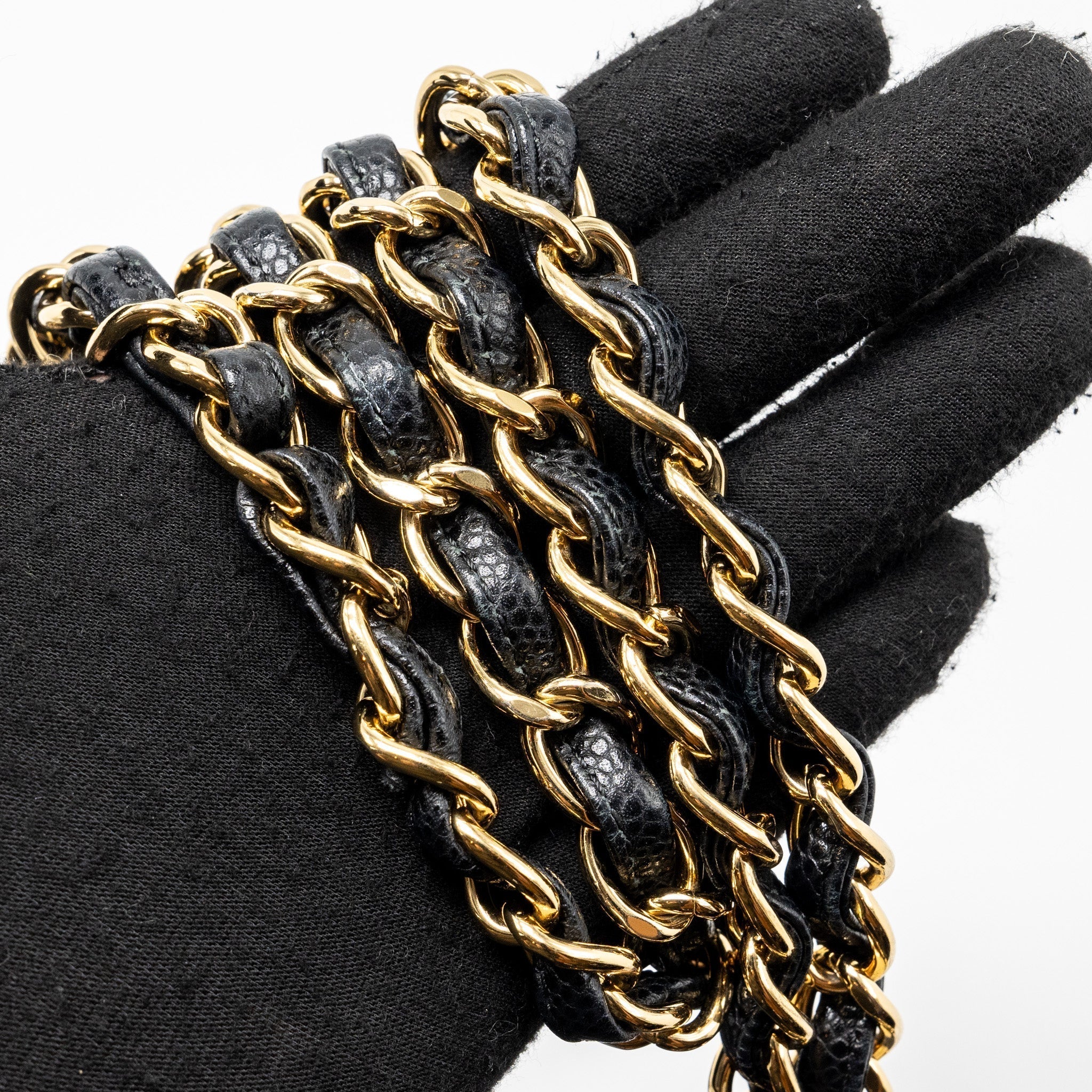 chanel-classic-jumbo-double-flap-bag-caviar-black-ghw