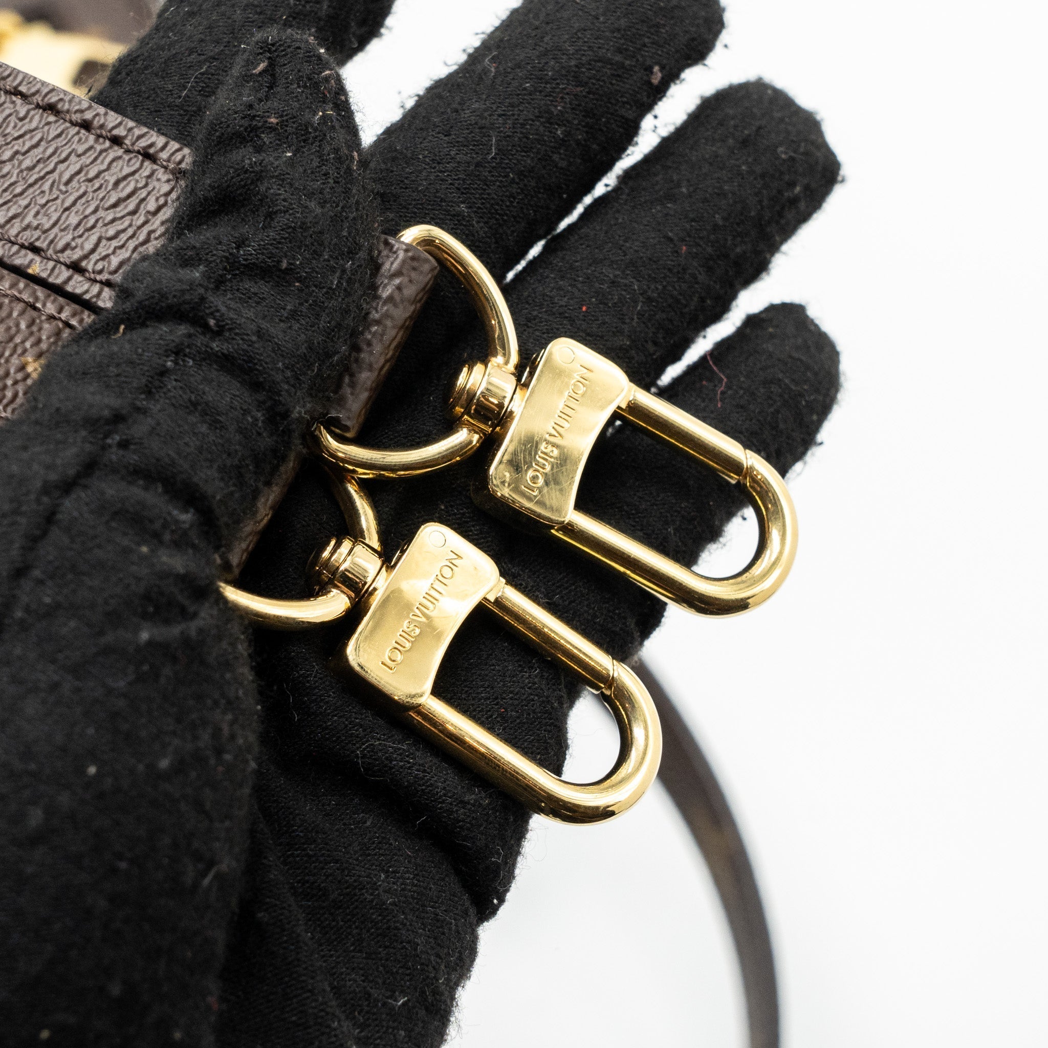 louis-vuitton-pochette-metis-monogram-canvas-with-ghw