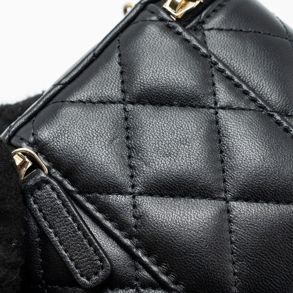 chanel-pearl-crush-mini-vanity-case-lambskin-black-ghw-microchip