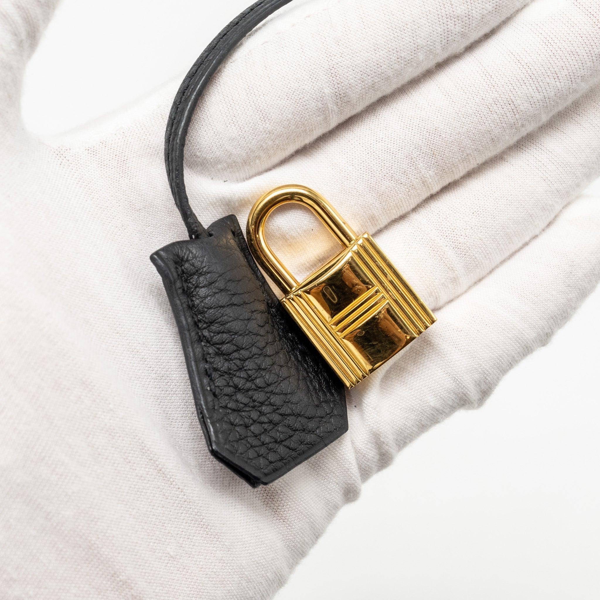 hermes-kelly-32-togo-black-ghw-stamp