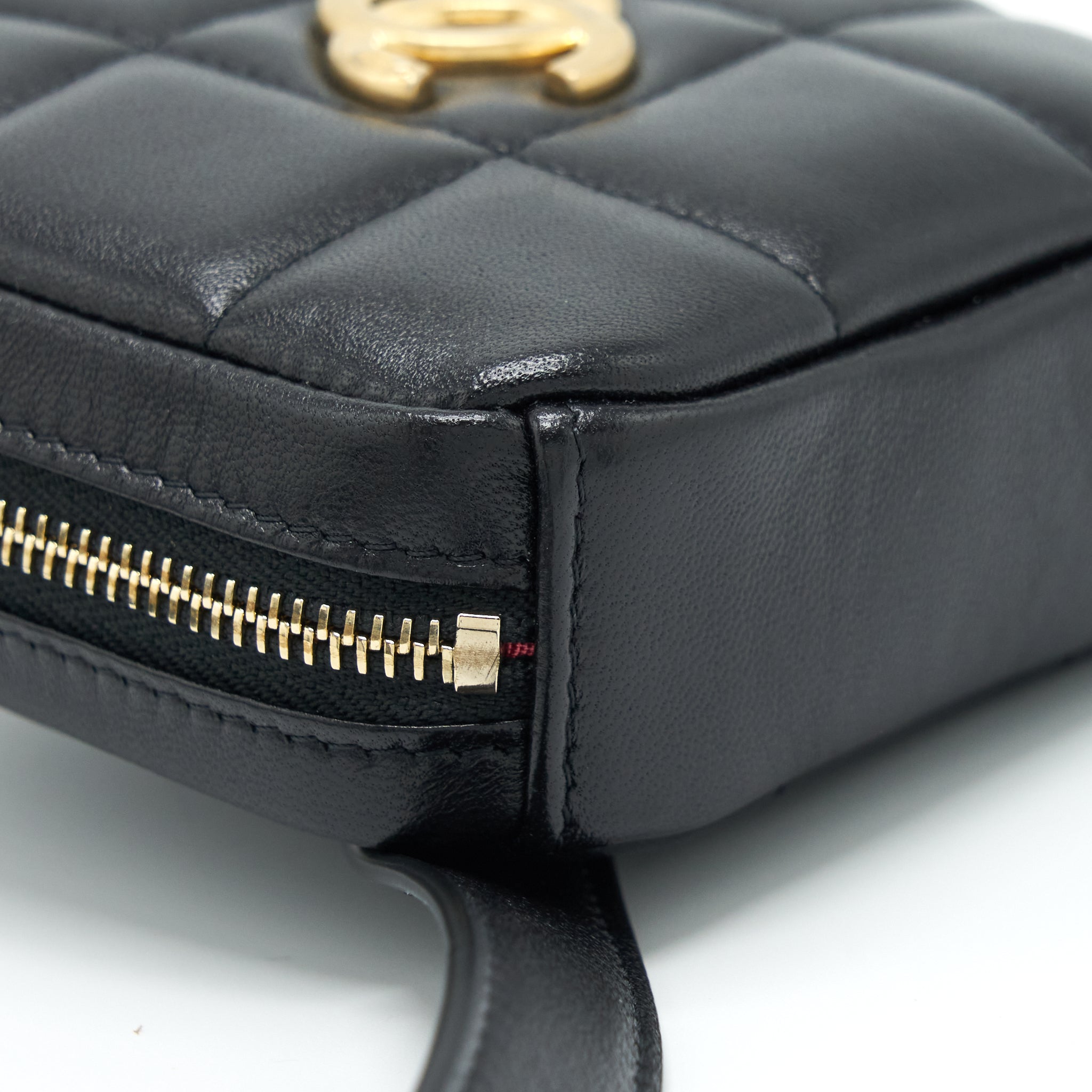 chanel-quilted-belt-bag-lambskin-black-with-ghw