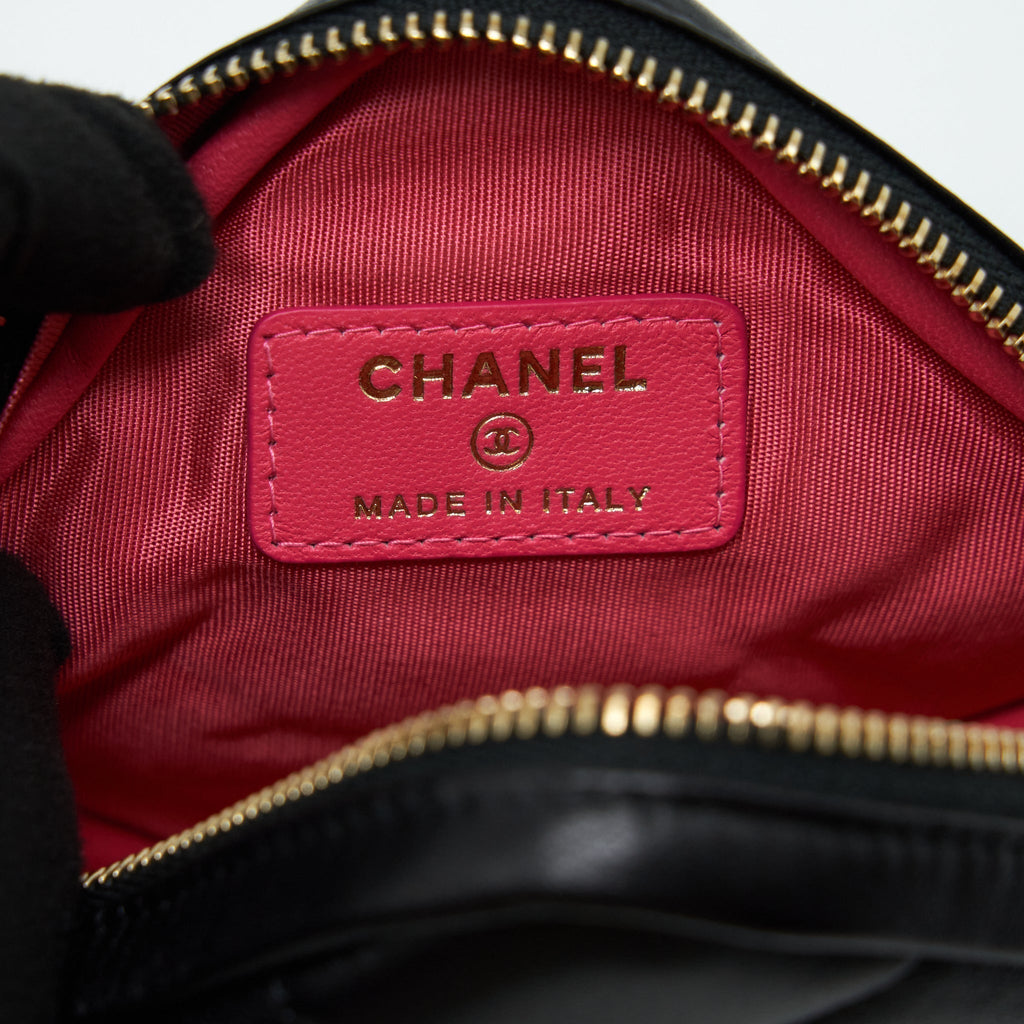chanel-quilted-belt-bag-lambskin-black-with-ghw