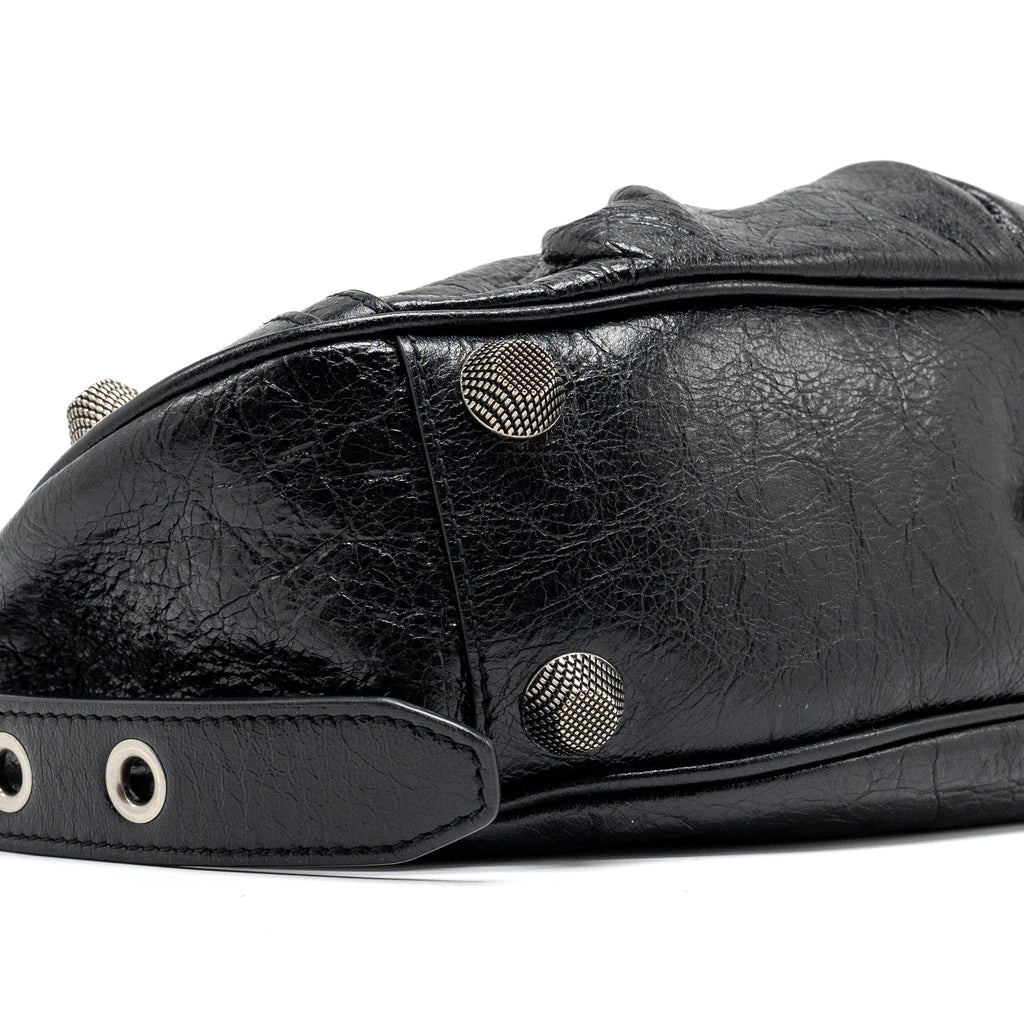 balenciaga-le-cargole-small-shoulder-bag-lambskin-black-shw-1