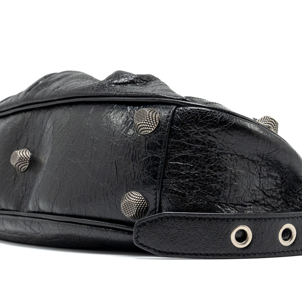 balenciaga-le-cargole-small-shoulder-bag-lambskin-black-shw-1