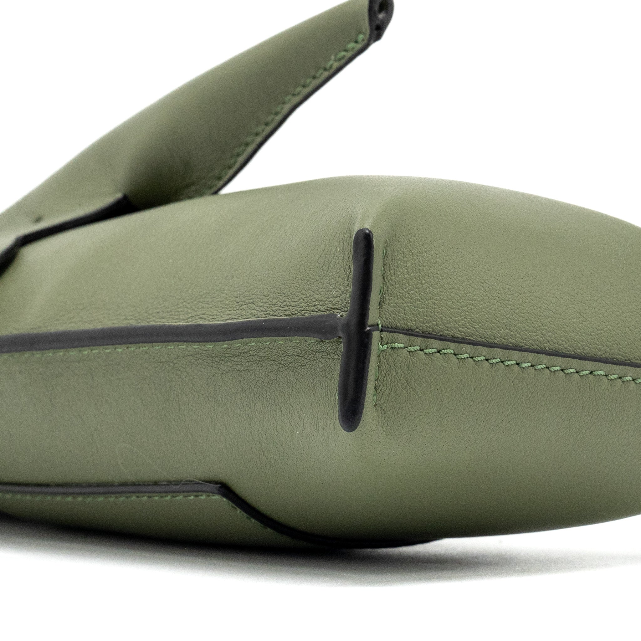 loewe-elephant-pocket-calfskin-avocado-green
