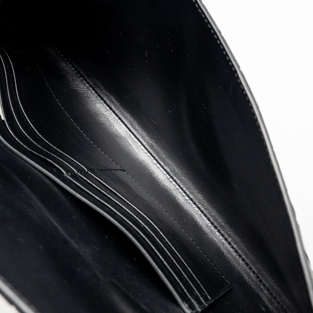 bottega-veneta-andiamo-clutch-intrecciato-calfskin-black-ghw