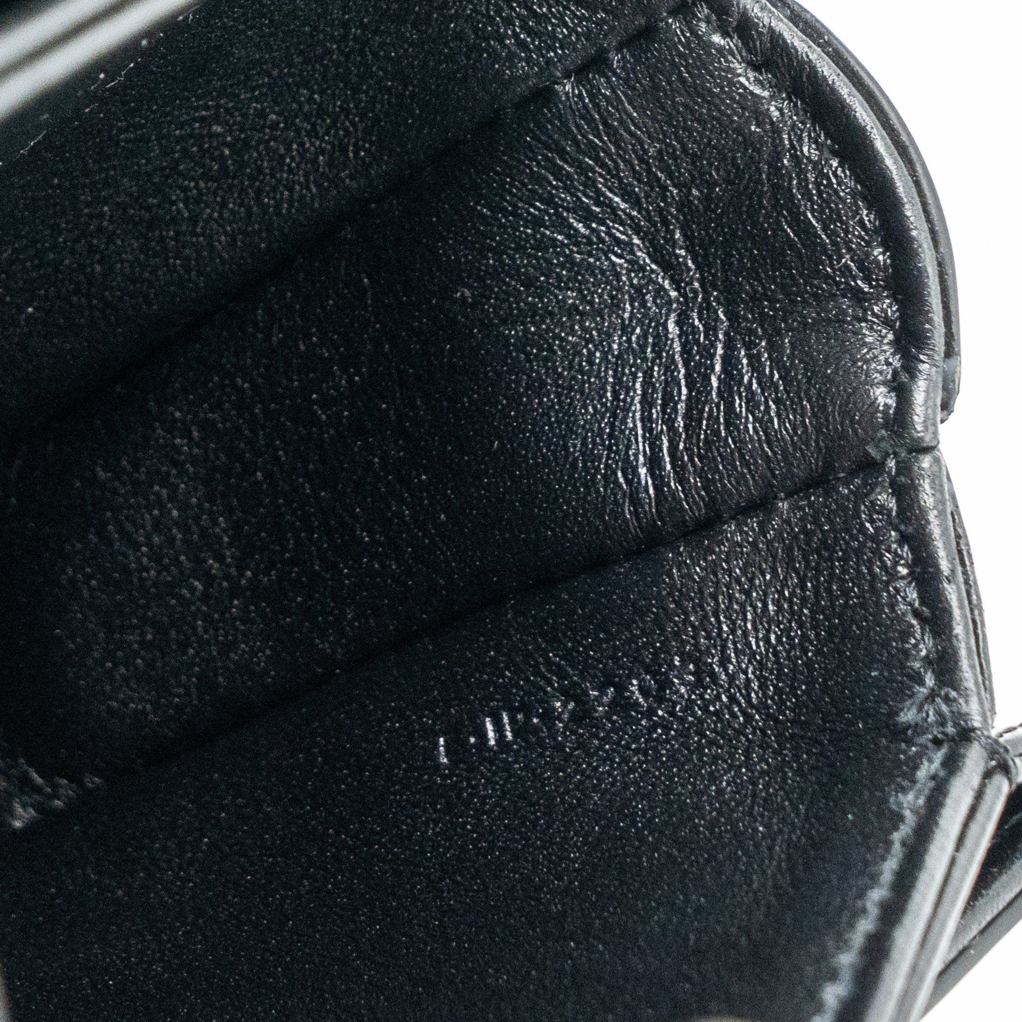 celine-mini-besace-shiny-calfskin-black-ghw