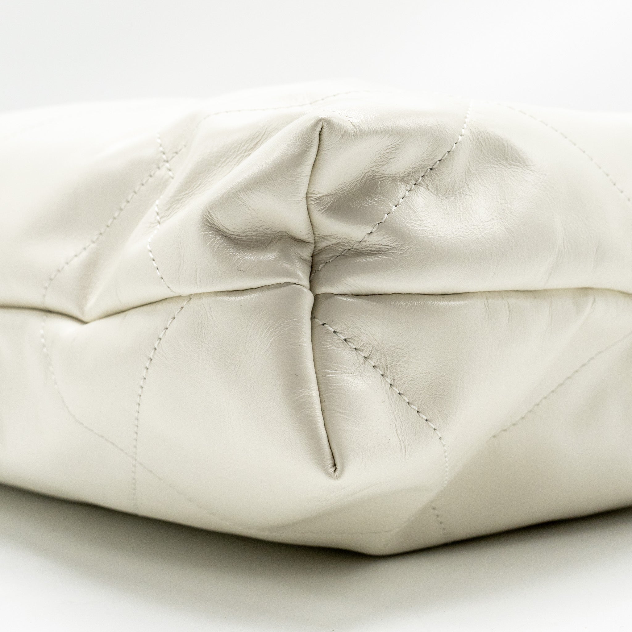 chanel-medium-22-bag-calfskin-white-ghw-microchip-1