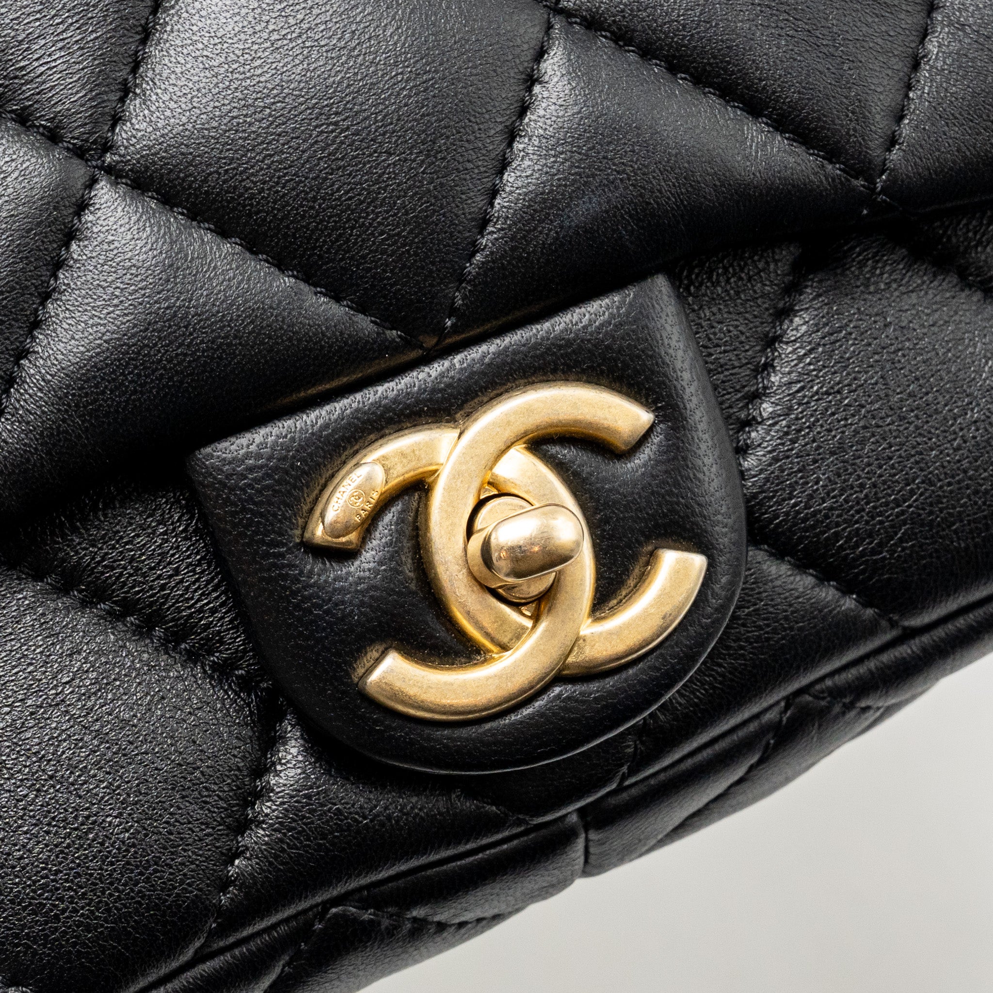 chanel-22s-giant-chain-mini-flap-bag-lambskin-black-brushed-ghwmicrochip