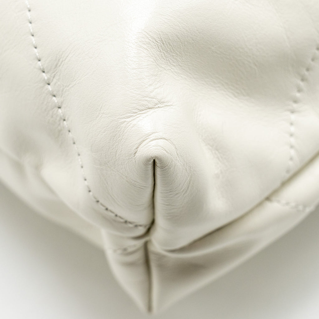 chanel-medium-22-bag-calfskin-white-ghw-microchip-1