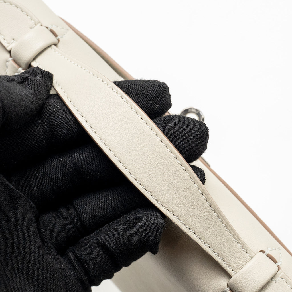 hermes-kelly-pochette-swift-gris-perle-shw-stamp-k