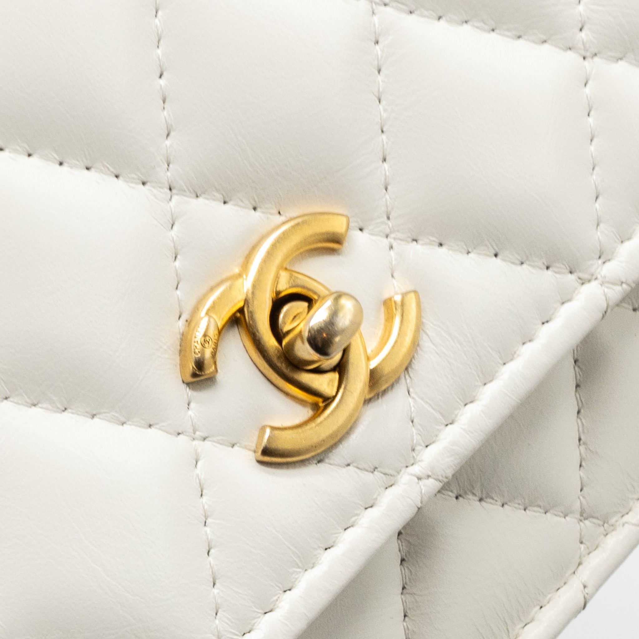 chanel-23p-letter-top-handle-wallet-on-chain-calfskin-white-ghwmicrochip